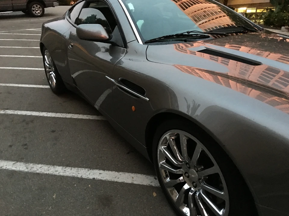 2003 Aston Martin Vanquish 1st Gen - Image 11 of 31