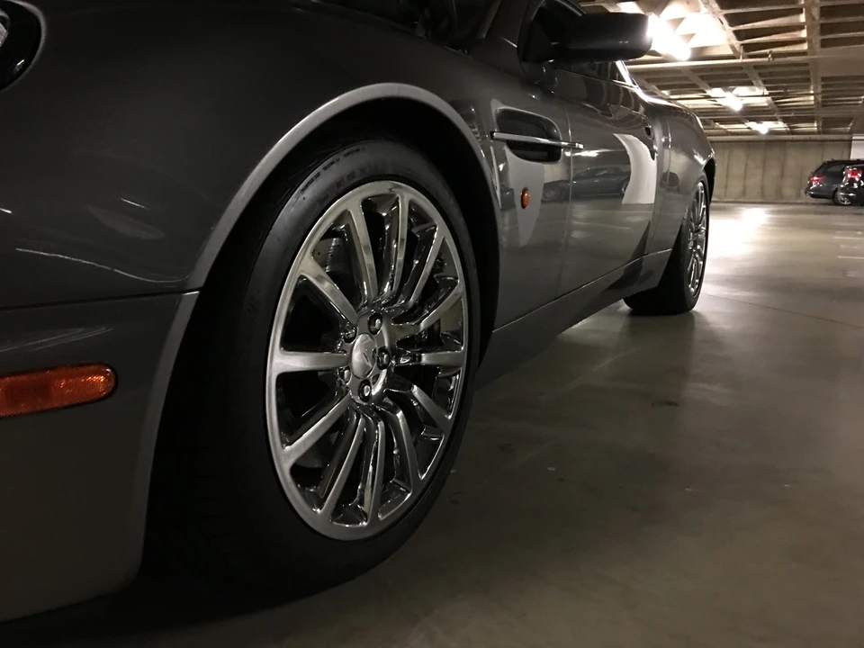 2003 Aston Martin Vanquish 1st Gen - Image 22 of 31