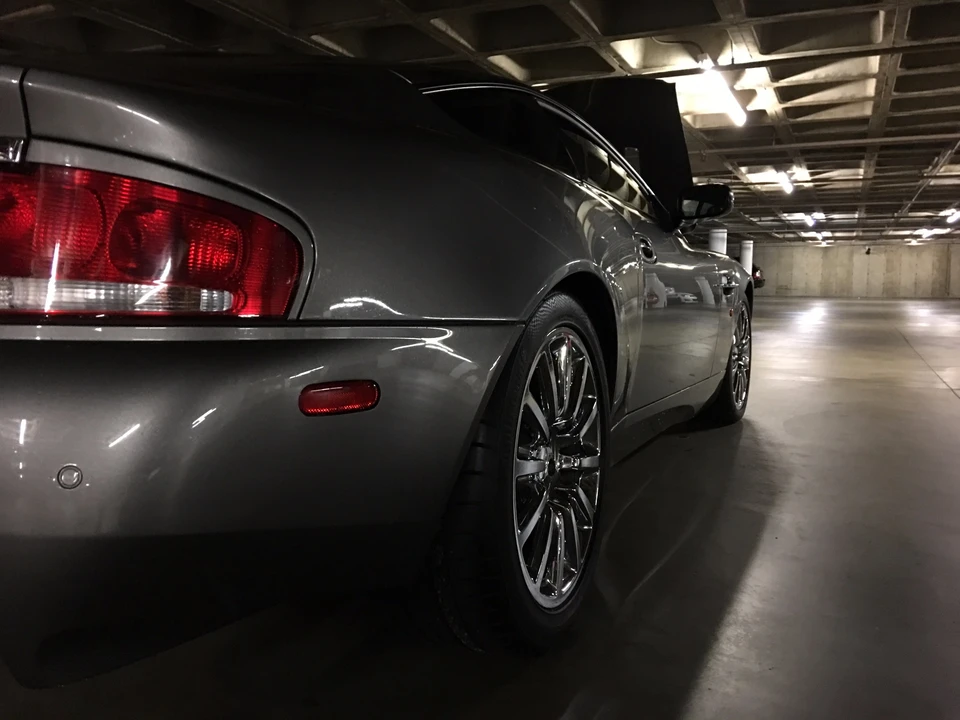 2003 Aston Martin Vanquish 1st Gen - Image 21 of 31