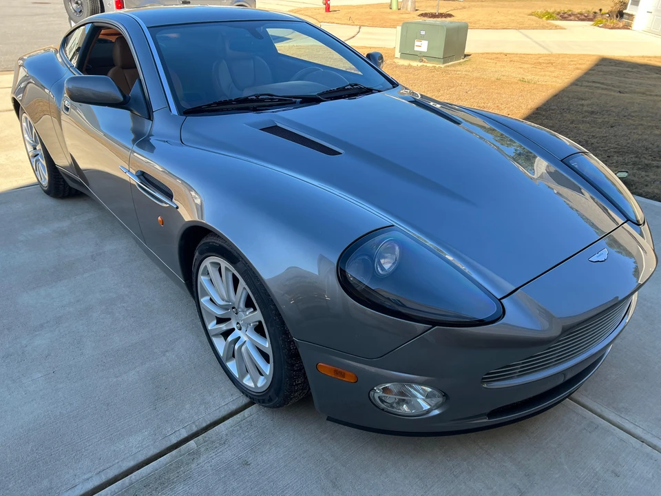 2003 Aston Martin Vanquish 1st Gen - Image 19 of 31