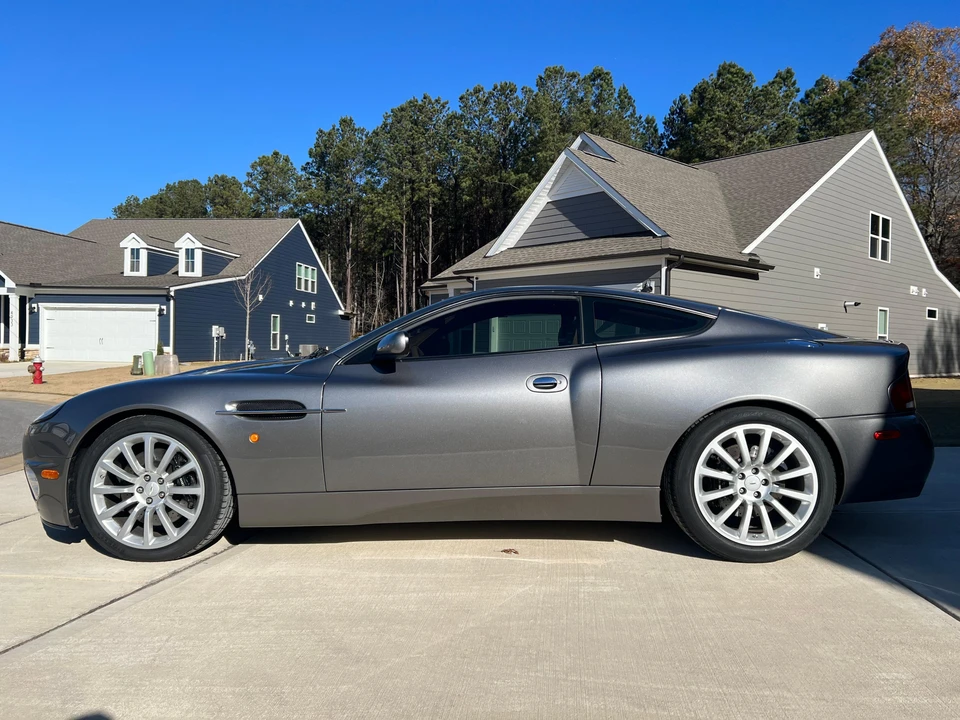 2003 Aston Martin Vanquish 1st Gen - Image 13 of 31