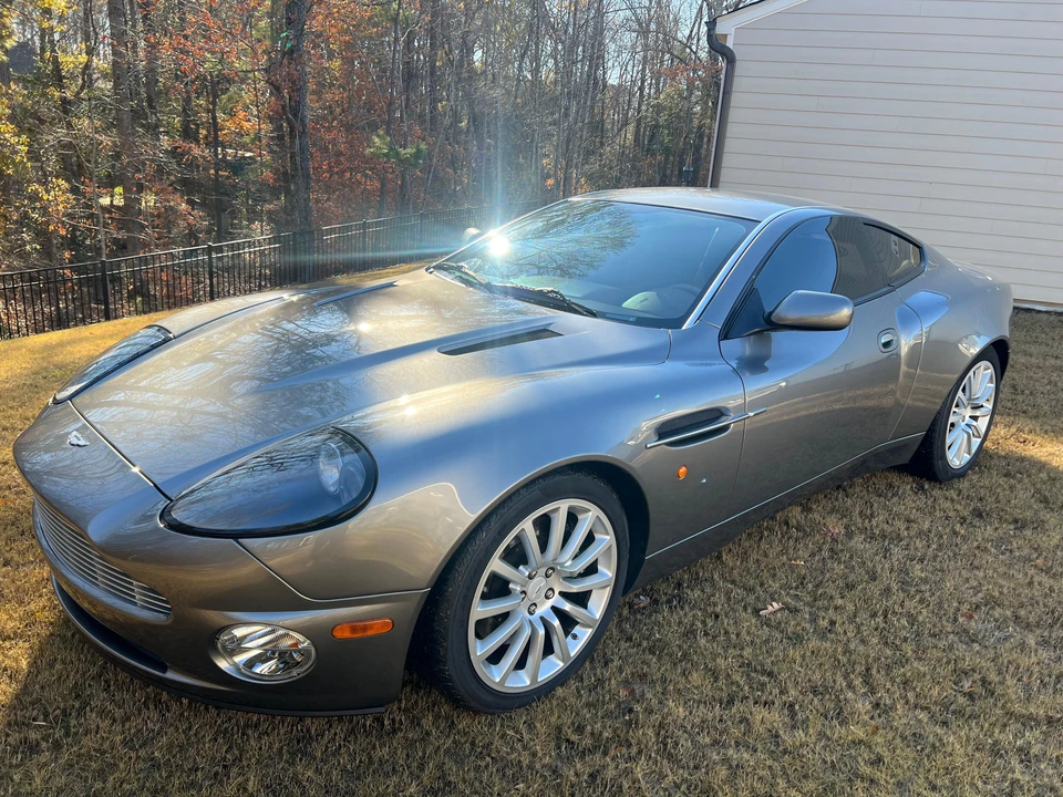 2003 Aston Martin Vanquish 1st Gen - Image 11 of 31