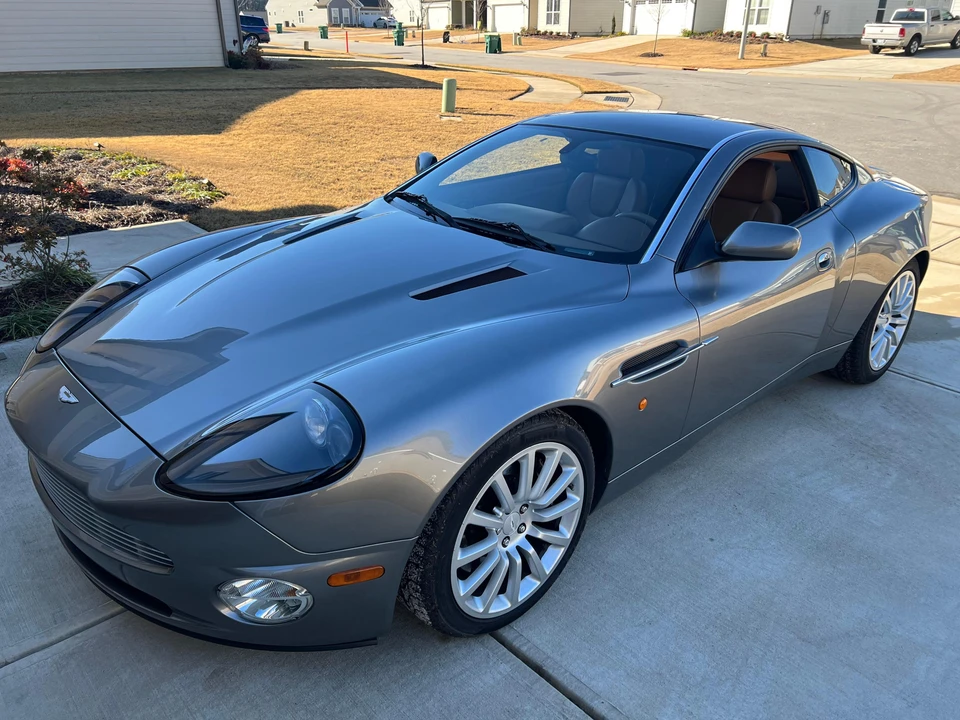 2003 Aston Martin Vanquish 1st Gen - Image 10 of 31