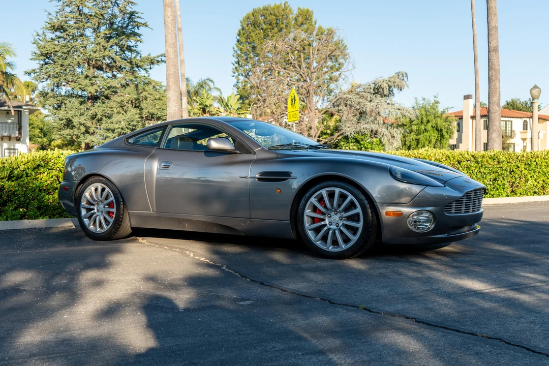 2003 Aston Martin Vanquish 1st Gen - Image 25 of 31