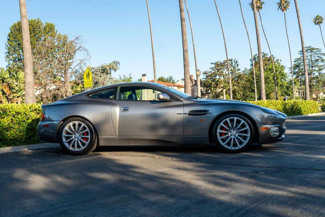 2003 Aston Martin Vanquish 1st Gen - Image 23 of 31