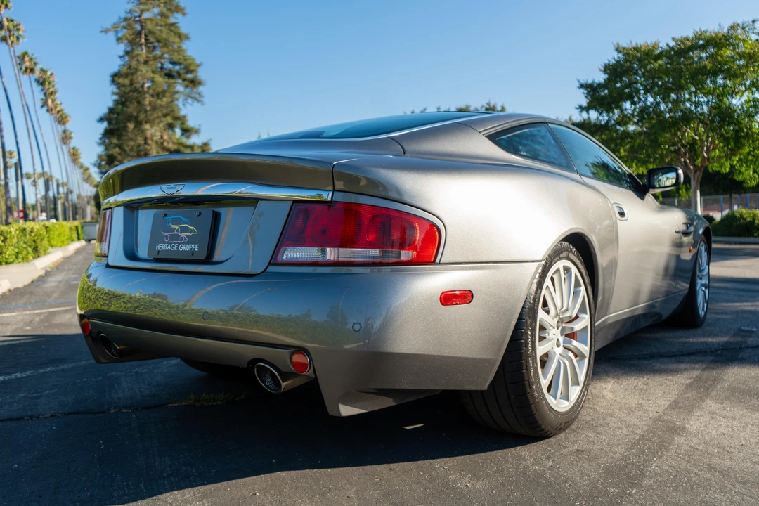 2003 Aston Martin Vanquish 1st Gen - Image 19 of 31