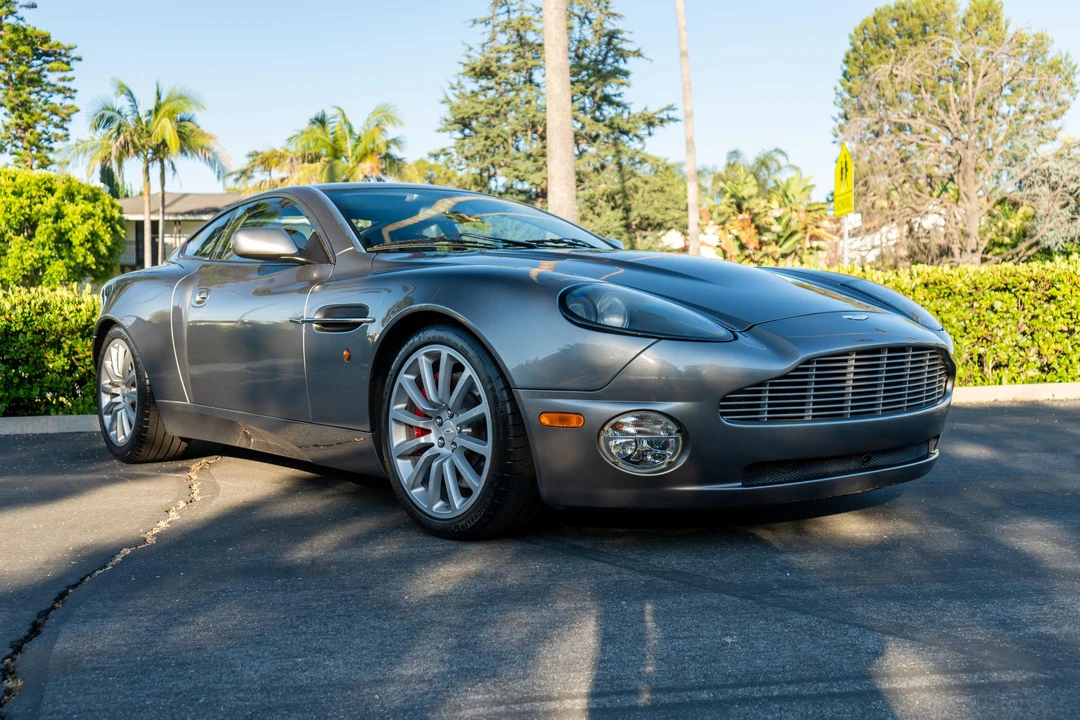2003 Aston Martin Vanquish 1st Gen - Image 29 of 31