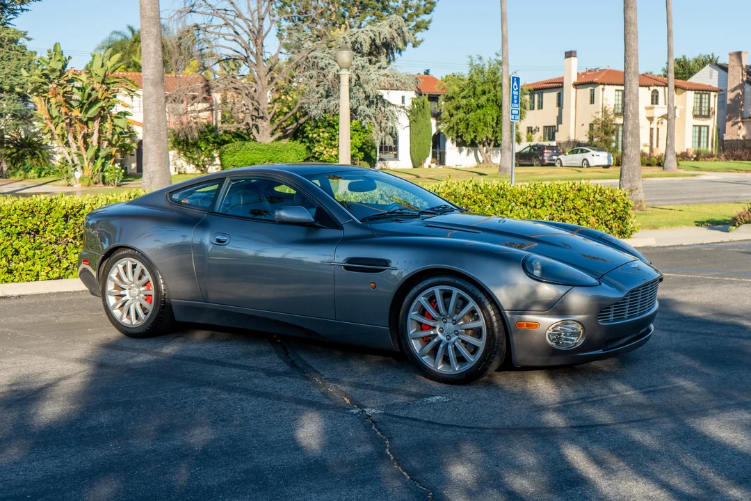 2003 Aston Martin Vanquish 1st Gen - Image 26 of 31
