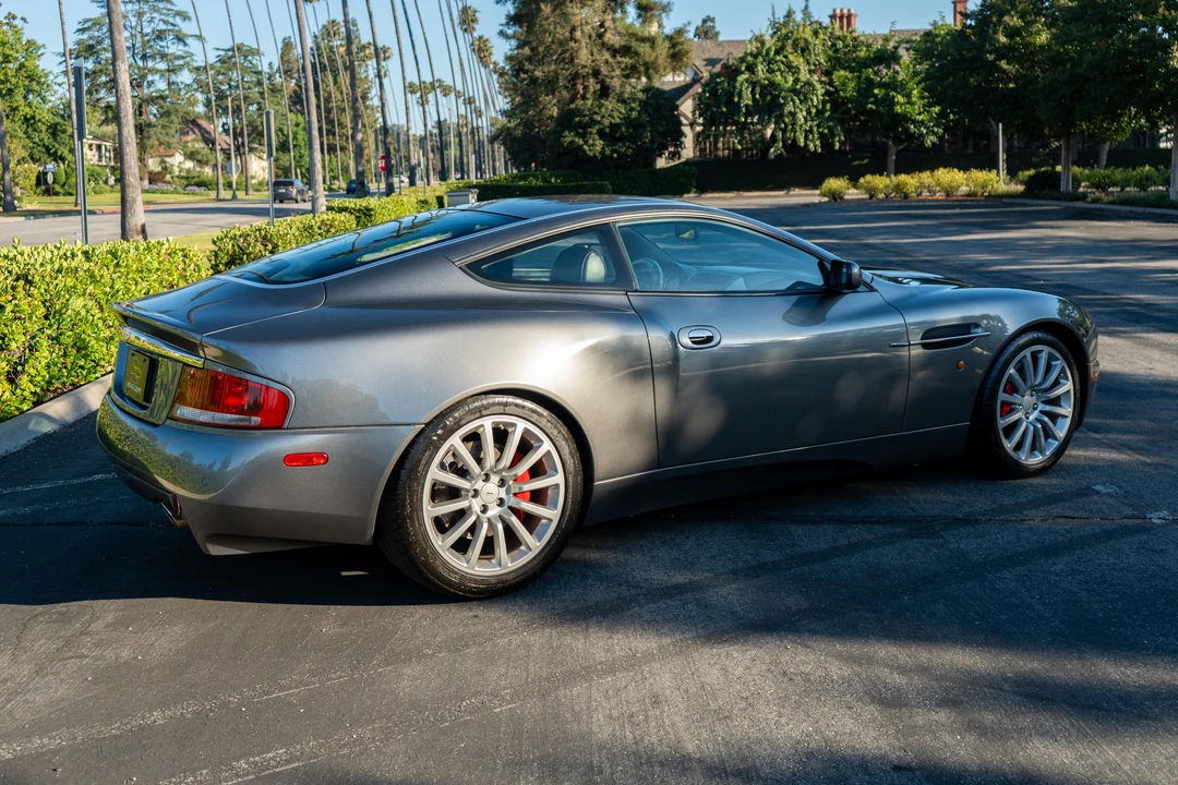 2003 Aston Martin Vanquish 1st Gen - Image 22 of 31
