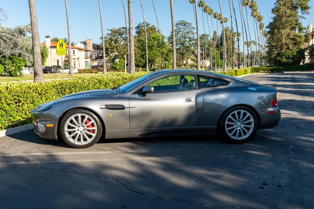 2003 Aston Martin Vanquish 1st Gen - Image 11 of 31
