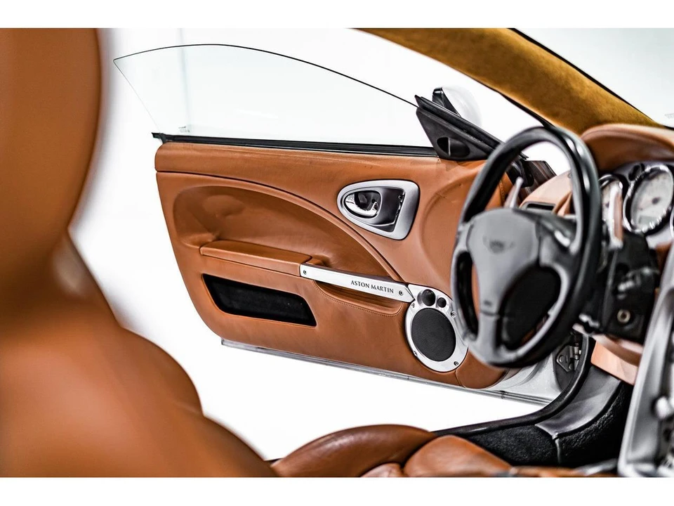 2003 Aston Martin Vanquish 1st Gen - Image 11 of 31