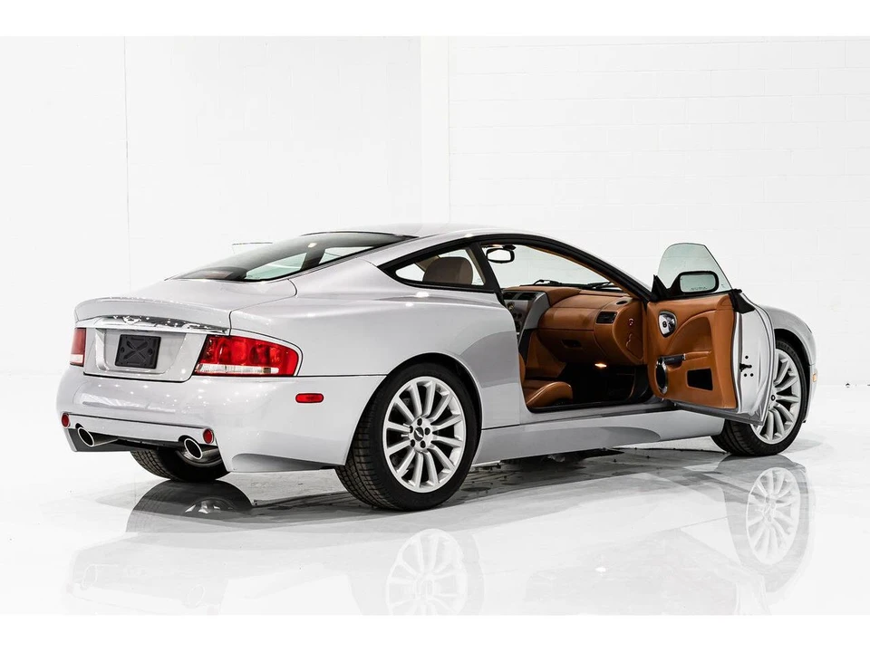 2003 Aston Martin Vanquish 1st Gen - Image 26 of 31