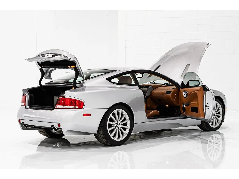 2003 Aston Martin Vanquish 1st Gen - Image 27 of 31