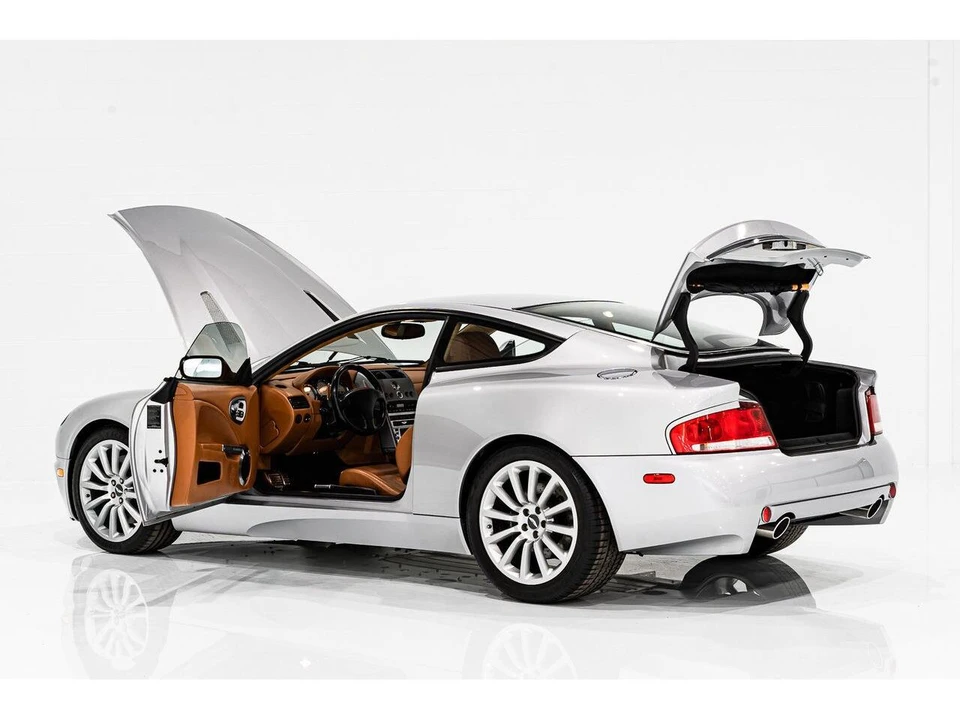 2003 Aston Martin Vanquish 1st Gen - Image 28 of 31
