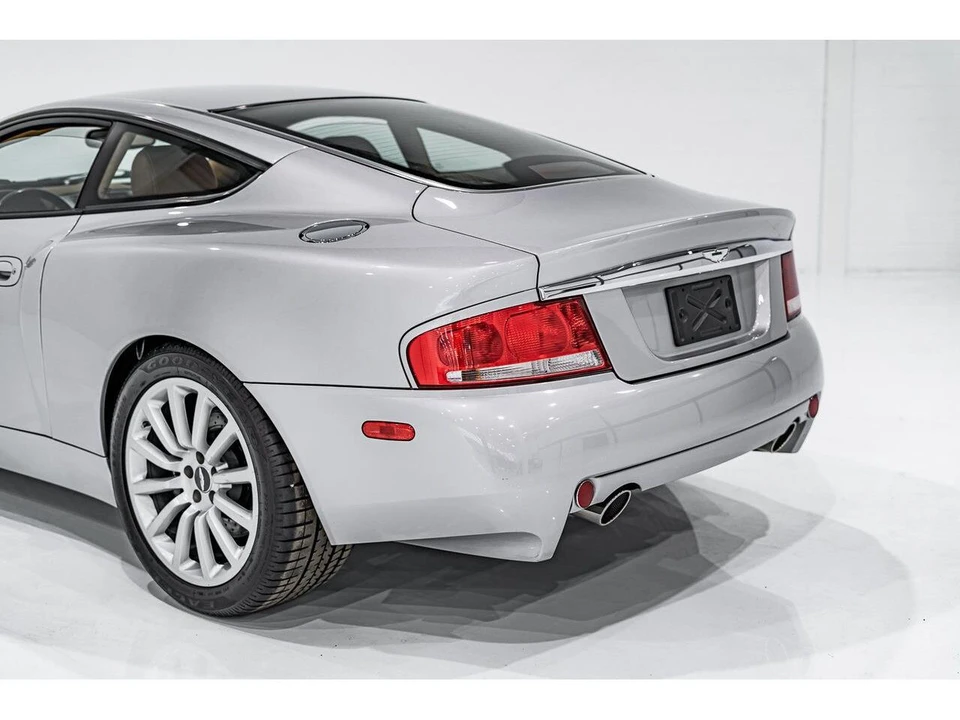 2003 Aston Martin Vanquish 1st Gen - Image 4 of 31
