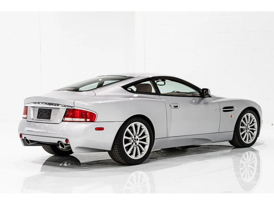 2003 Aston Martin Vanquish 1st Gen - Image 25 of 31