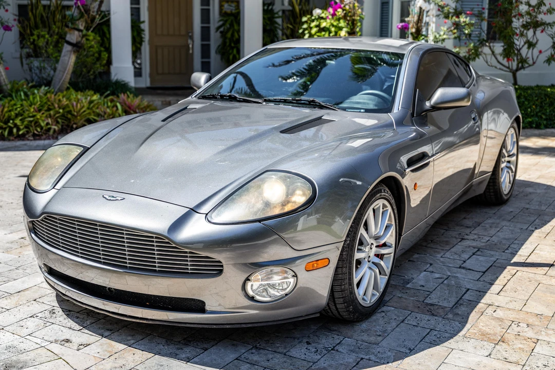 2003 Aston Martin Vanquish 1st Gen - Image 9 of 31