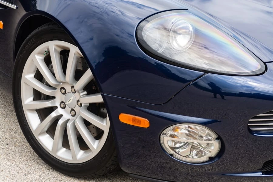 2003 Aston Martin Vanquish 1st Gen - Image 11 of 12