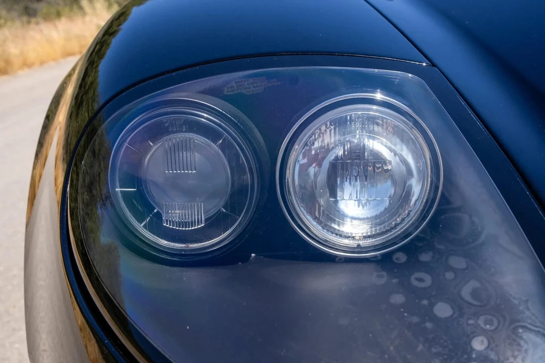 2003 Aston Martin Vanquish 1st Gen - Image 17 of 31