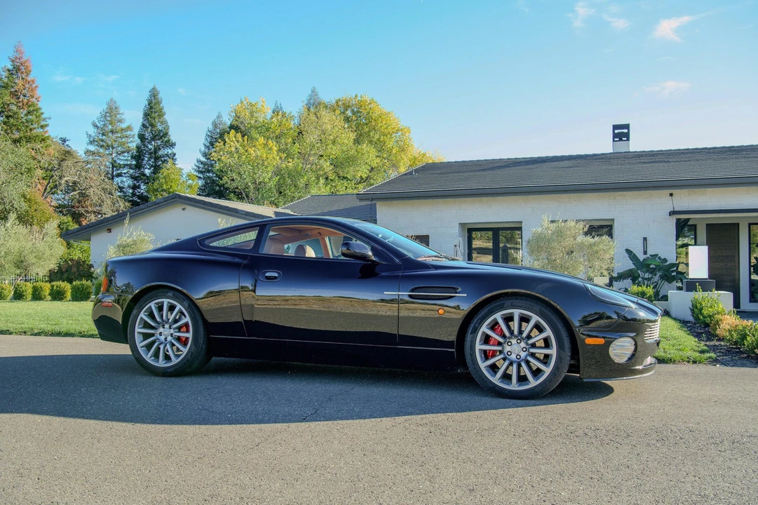 2003 Aston Martin Vanquish 1st Gen - Image 14 of 31