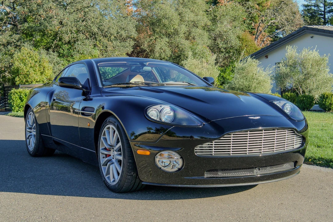 2003 Aston Martin Vanquish 1st Gen - Image 15 of 31