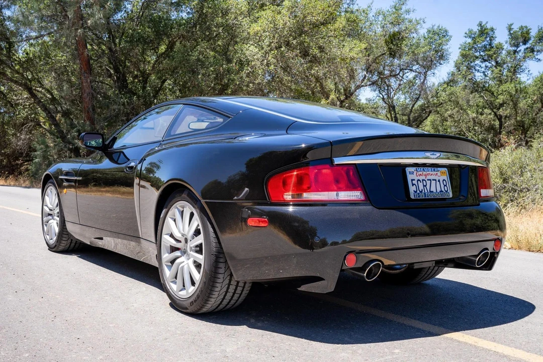 2003 Aston Martin Vanquish 1st Gen - Image 10 of 31