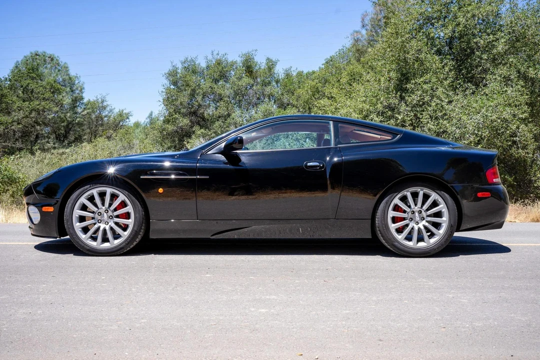 2003 Aston Martin Vanquish 1st Gen - Image 8 of 31