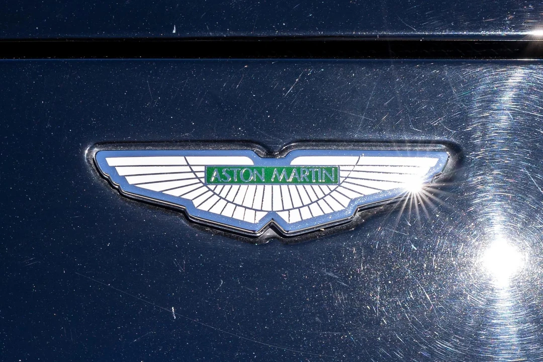 2003 Aston Martin Vanquish 1st Gen - Image 18 of 31