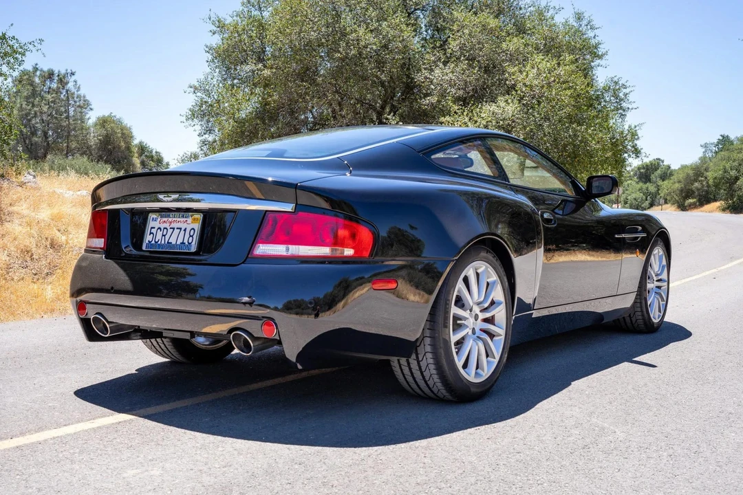 2003 Aston Martin Vanquish 1st Gen - Image 12 of 31