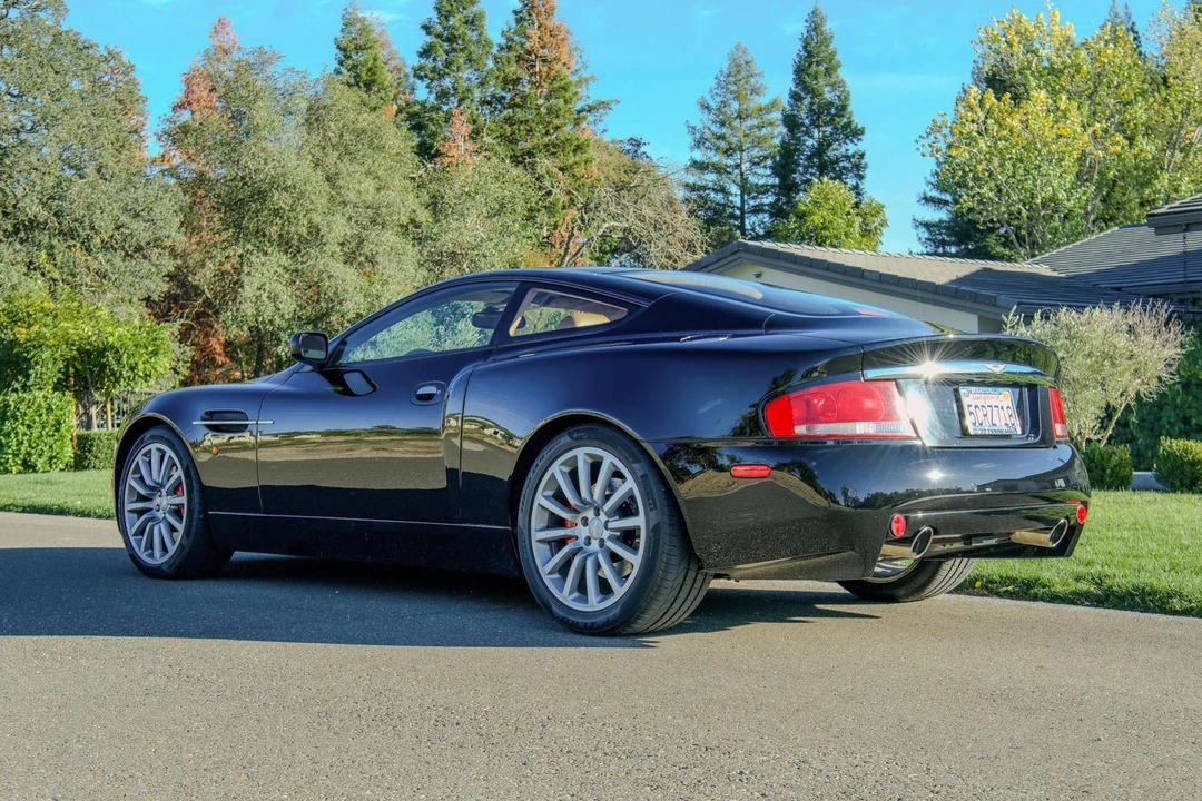 2003 Aston Martin Vanquish 1st Gen - Image 9 of 31