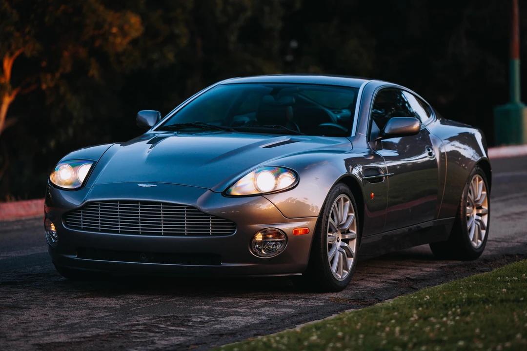 2003 Aston Martin Vanquish 1st Gen - Image 9 of 31