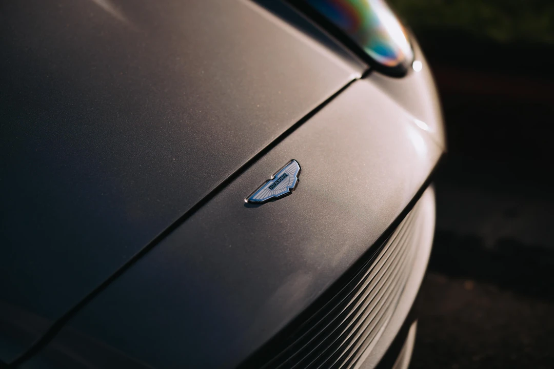 2003 Aston Martin Vanquish 1st Gen - Image 23 of 31