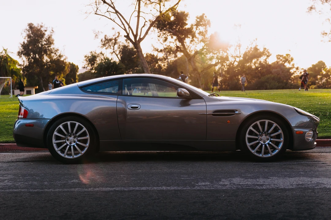 2003 Aston Martin Vanquish 1st Gen - Image 16 of 31