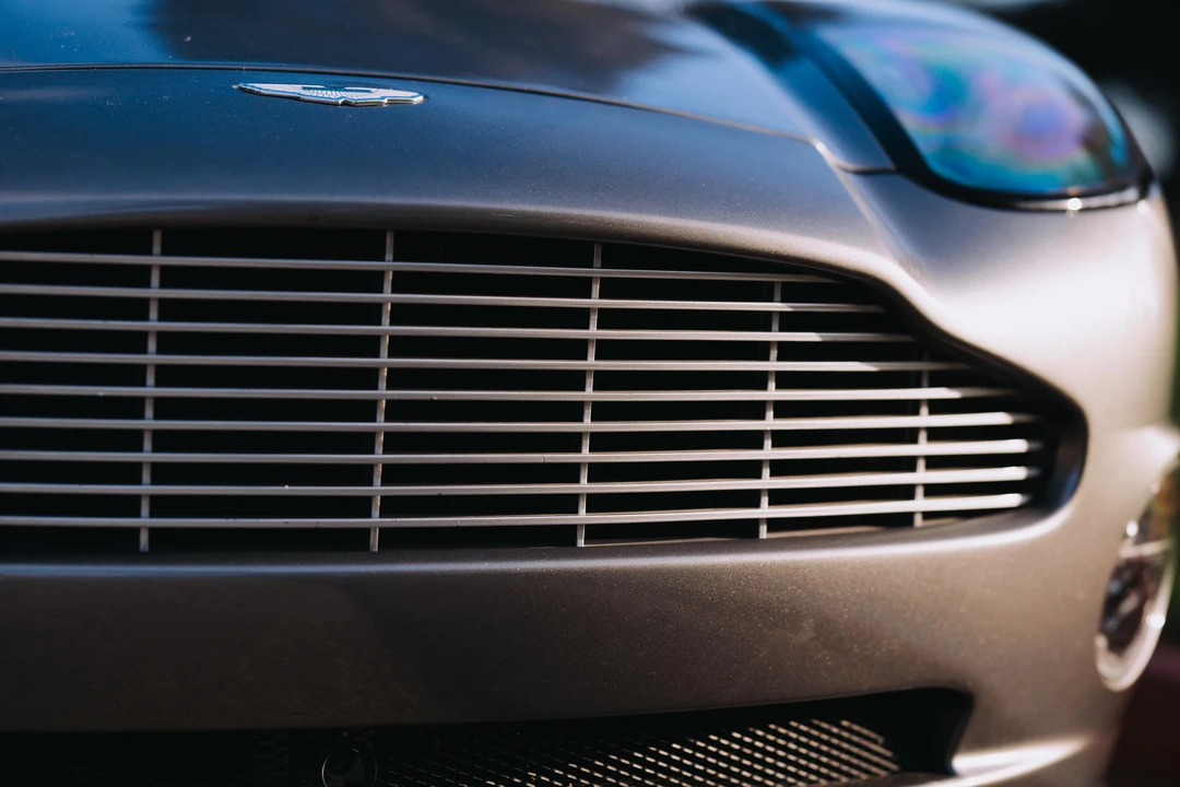 2003 Aston Martin Vanquish 1st Gen - Image 25 of 31