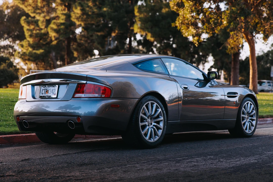 2003 Aston Martin Vanquish 1st Gen - Image 15 of 31