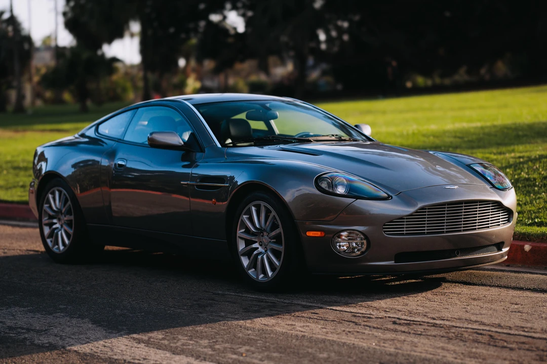2003 Aston Martin Vanquish 1st Gen - Image 18 of 31
