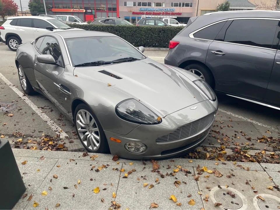 2003 Aston Martin Vanquish 1st Gen - Image 9 of 9