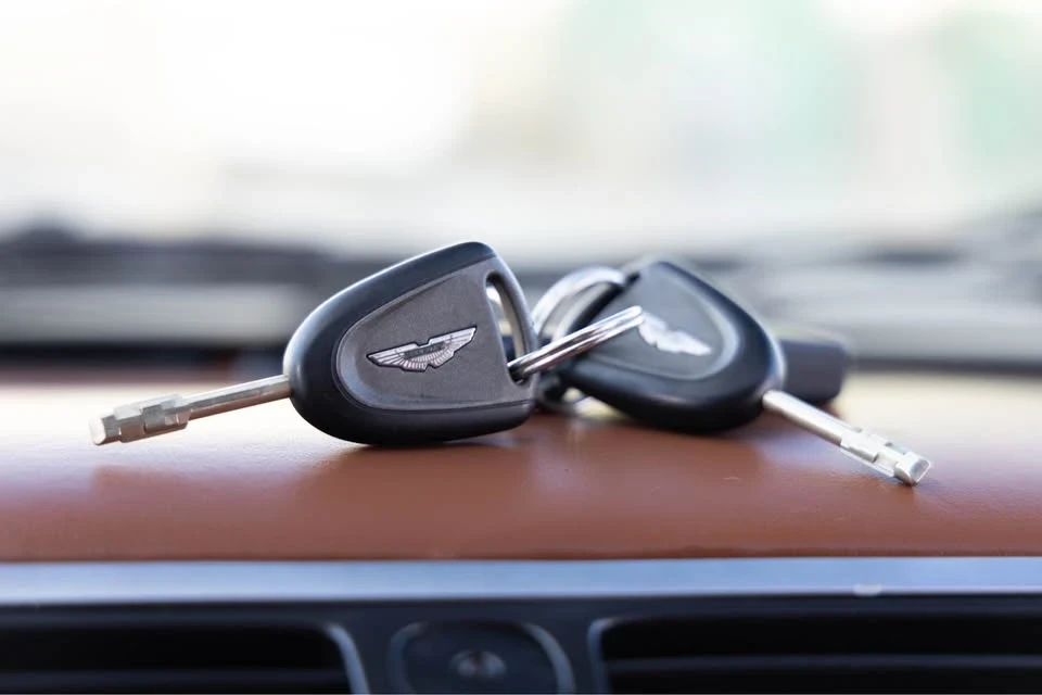 2003 Aston Martin Vanquish 1st Gen - Image 14 of 19