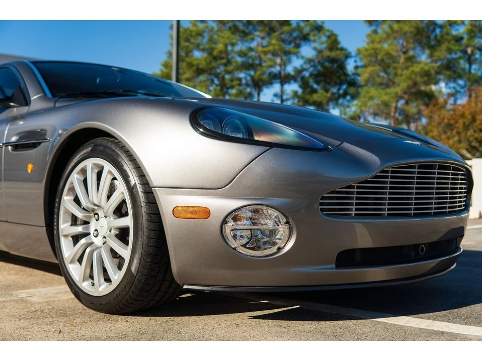 2003 Aston Martin Vanquish 1st Gen - Image 17 of 20