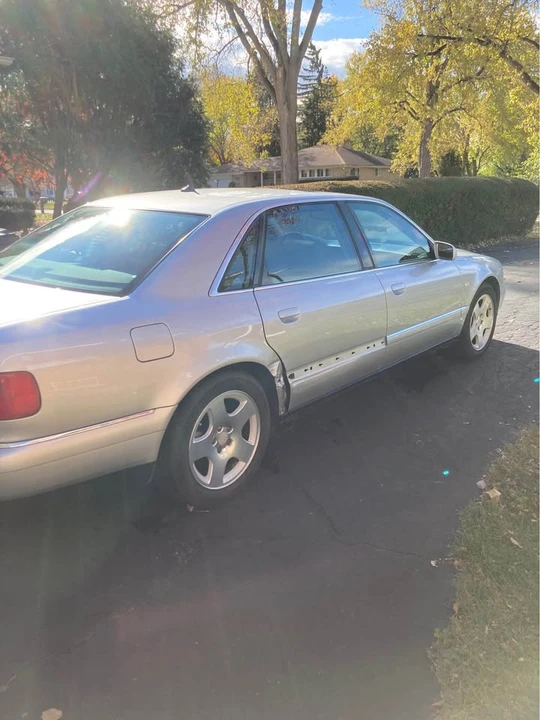 2003 Audi D3 A8 - Image 2 of 10