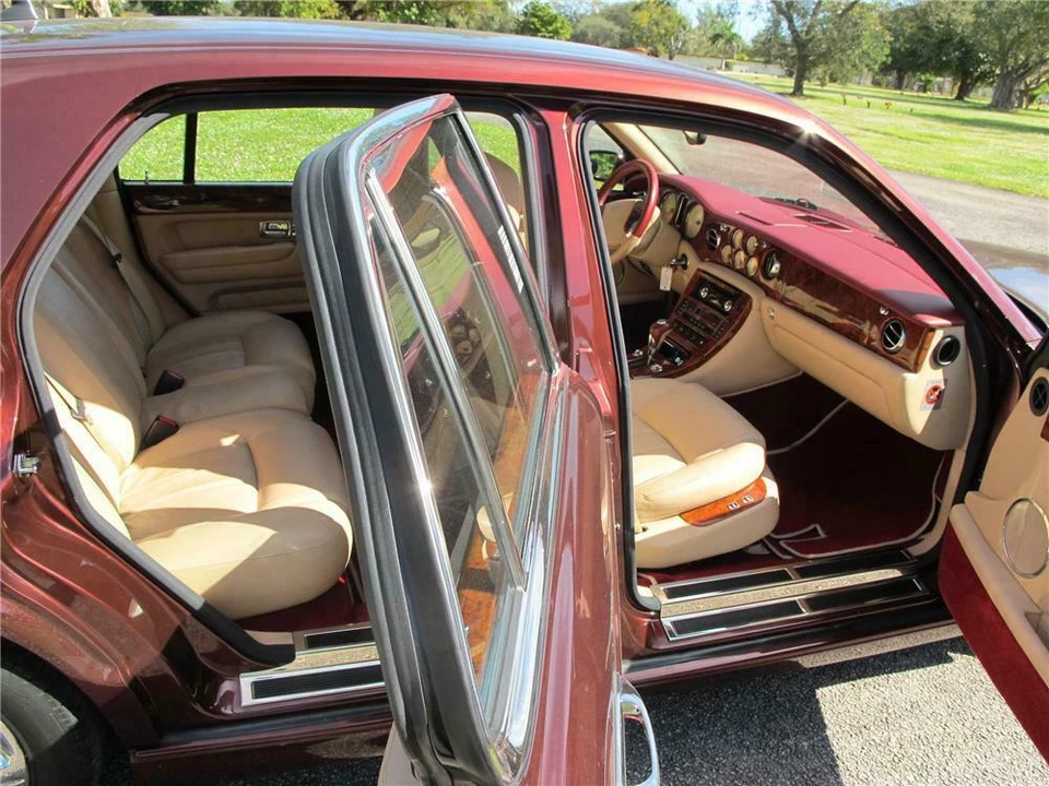2003 Bentley Arnage - Image 2 of 4
