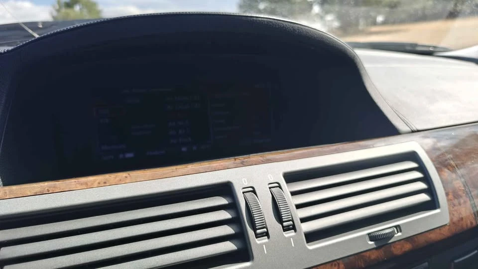 2003 BMW E65/E66 750i & 760i Sedan - Image 16 of 17
