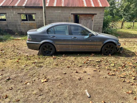 2003 BMW 3 Series 325i Sedan