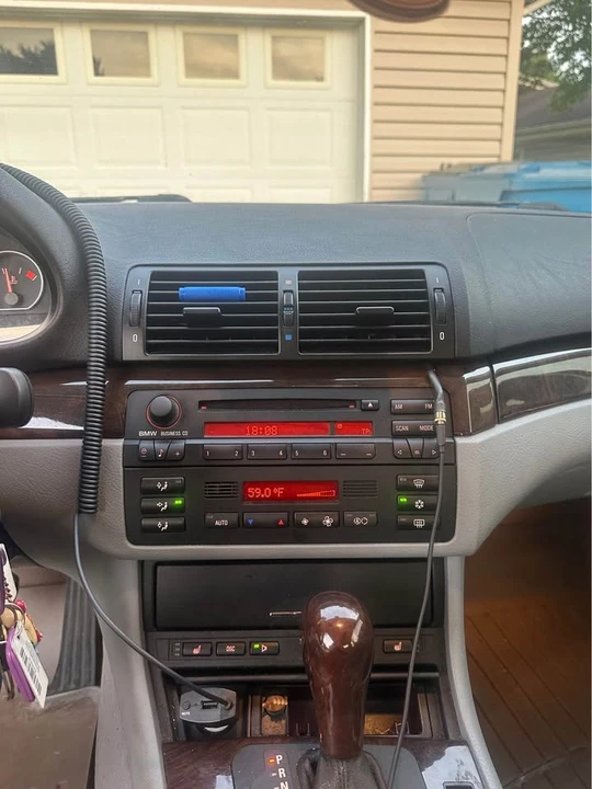 2003 BMW E46 330i & 330Ci - Image 16 of 19