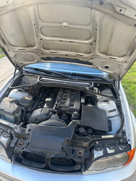 2003 BMW E46 330i & 330Ci - Image 8 of 19