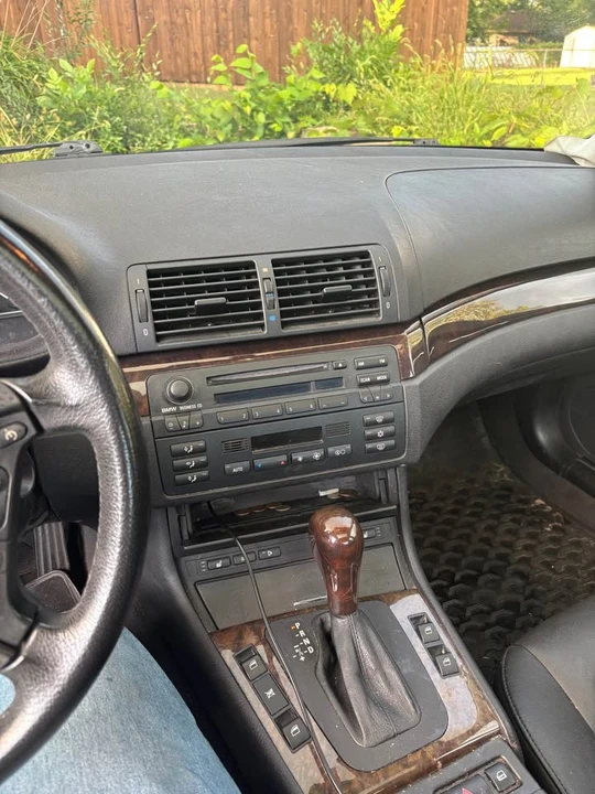 2003 BMW E46 330i & 330Ci - Image 6 of 10