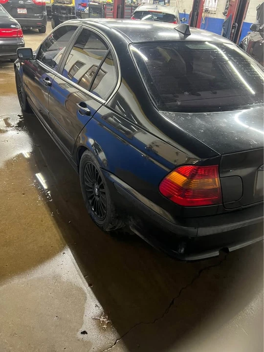 2003 BMW E46 330i & 330Ci - Image 3 of 5