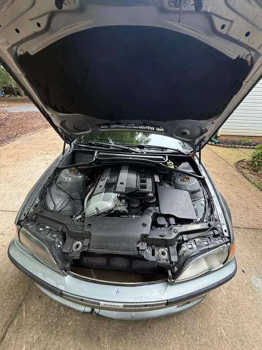 2003 BMW E46 330i & 330Ci - Image 16 of 17