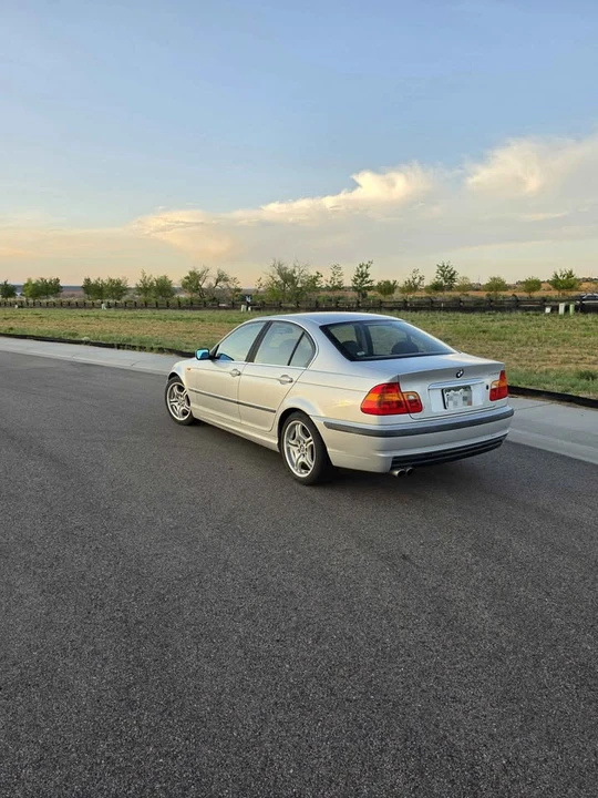 2003 BMW E46 330i & 330Ci - Image 3 of 11
