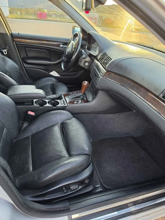 2003 BMW E46 330i & 330Ci - Image 10 of 11